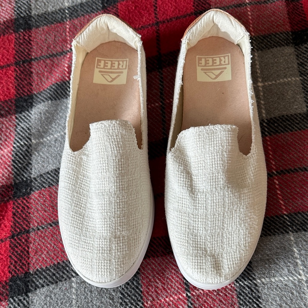 Reef Women's Textured White Loafers